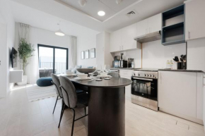 Soothing 1-Bedroom with a modern kitchen and dining area in Jebel Ali